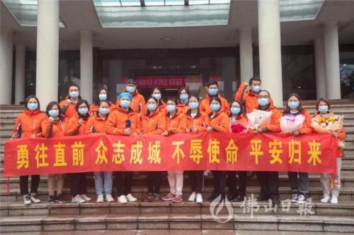 武汉加油|众志成城，，，同心抗疫，，，佩安婷用行动誊写社会责任